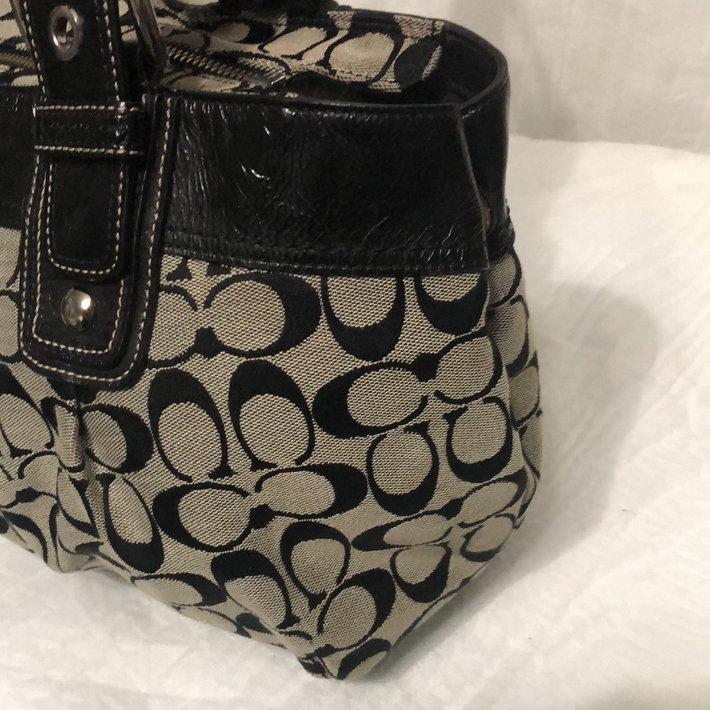 Coach Signature Canvas Shoulder Bag - Picture 4 of 12